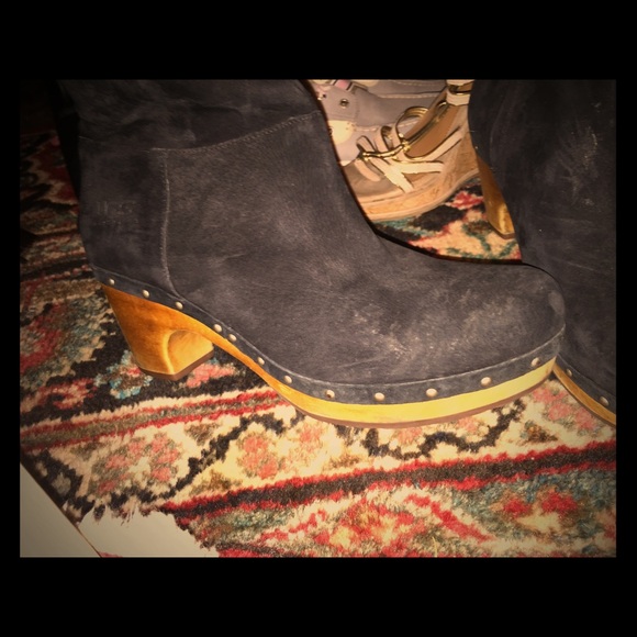 Ugg suede clog boot with studs around soul size 10