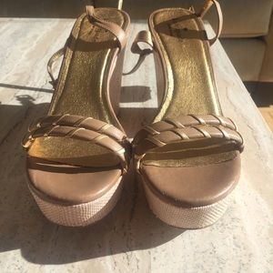 Kate Spade Tan and Gold Wedge