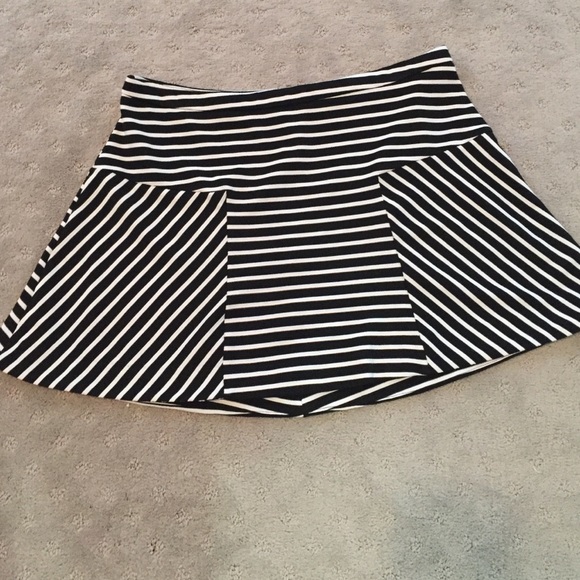 Candies black and white skater style mini