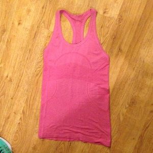 Lululemon tank