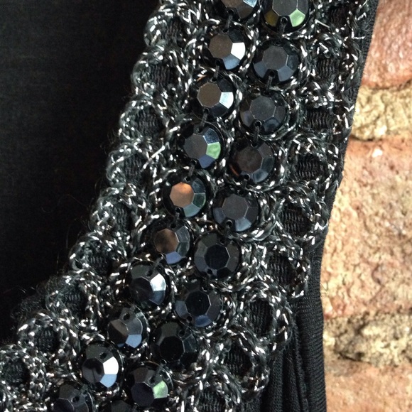 Forever 21 Black Tank - Picture 3 of 3