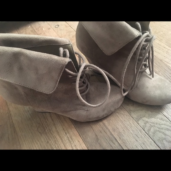 ***Cyber Monday Sale**** Nine West Booties