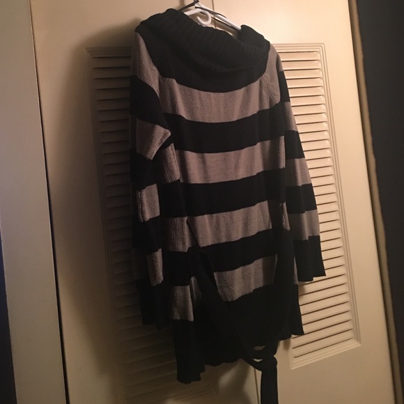 Sweater - Picture 2 of 3