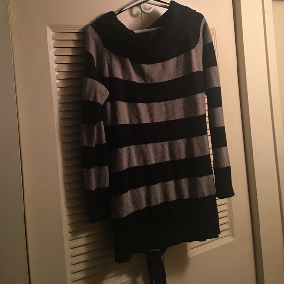 Sweater - Picture 3 of 3