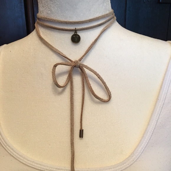 Boho/chic monogram choker - Picture 3 of 3