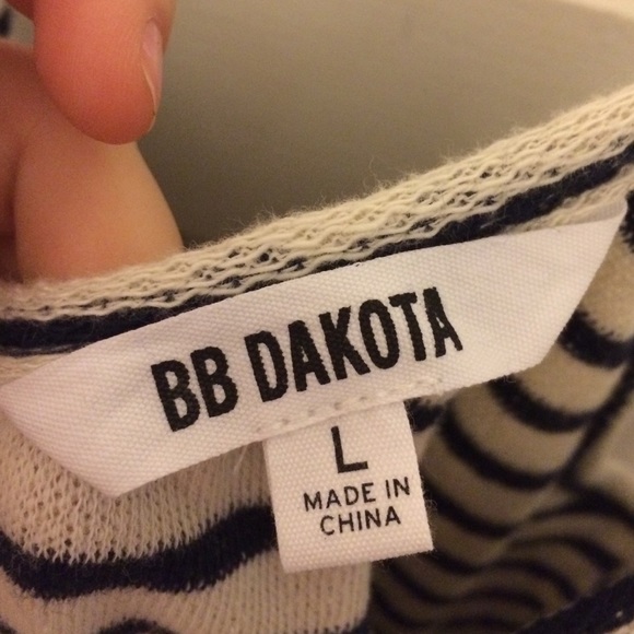 Striped Tank Top w/ Cute Back 👧🏻 - Picture 4 of 6