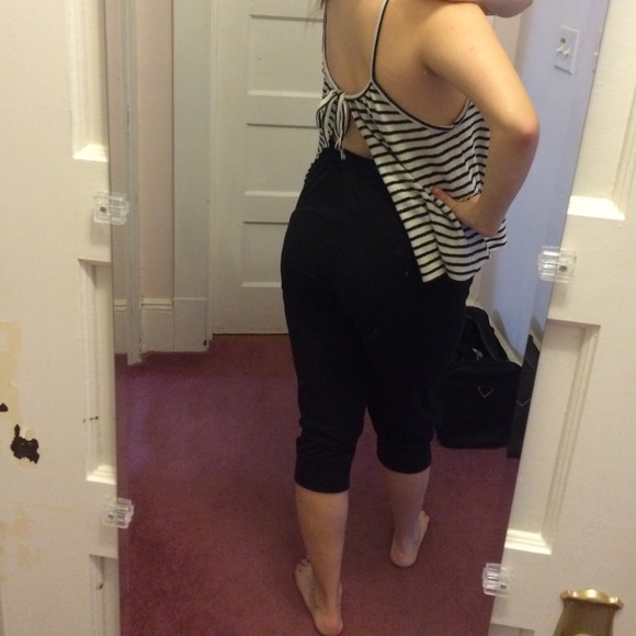 Striped Tank Top w/ Cute Back 👧🏻 - Picture 3 of 6