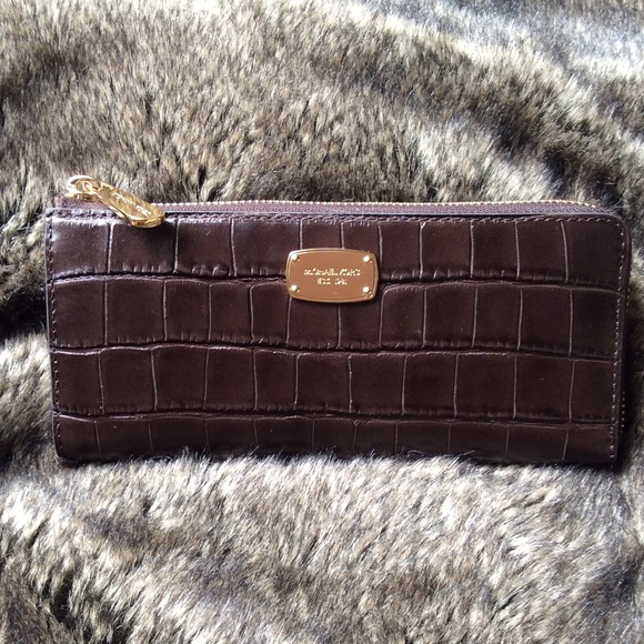 NWT Michael Kors brown crocodile wallet
