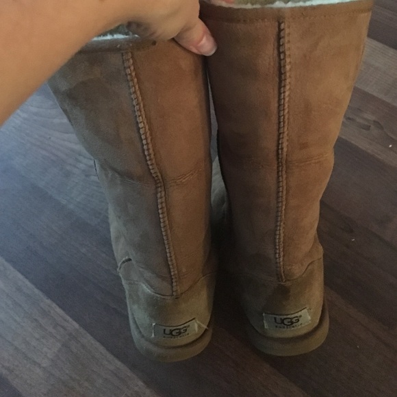 SOLD- Ugg chestnut mid-calf boot- GUC