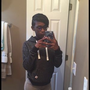 Meet your Posher, Dennesa