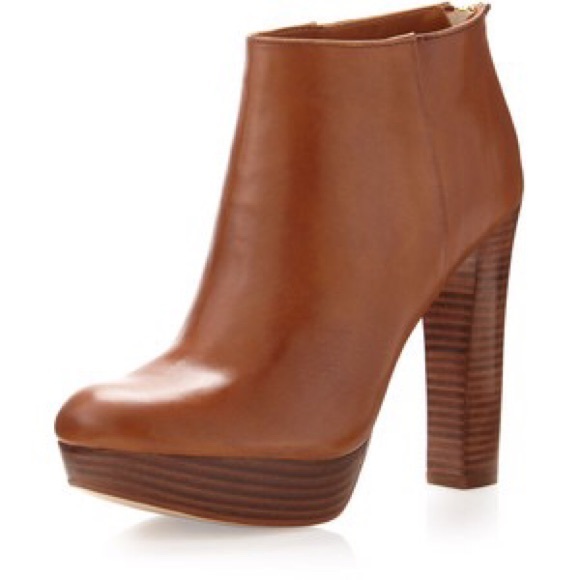 Michael Kors Lesly ankle Bootie