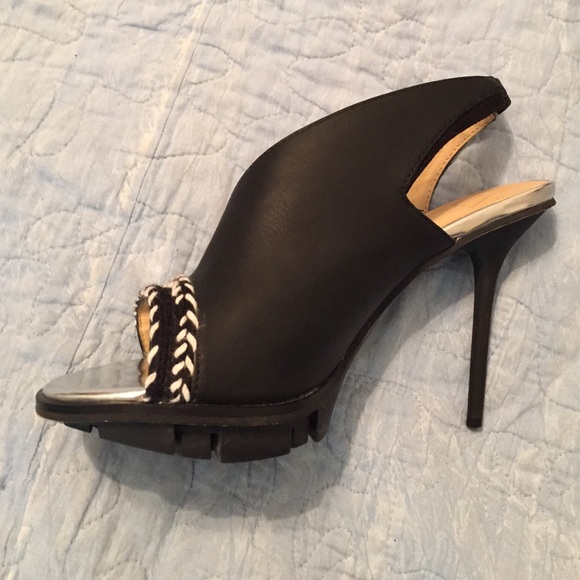 🔴SOLD🔴 GX slingback heels - Picture 1 of 4
