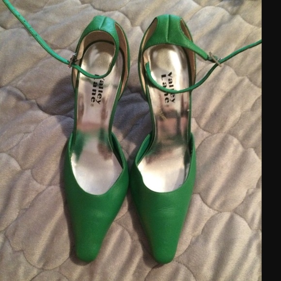 Emerald heels - Picture 2 of 4