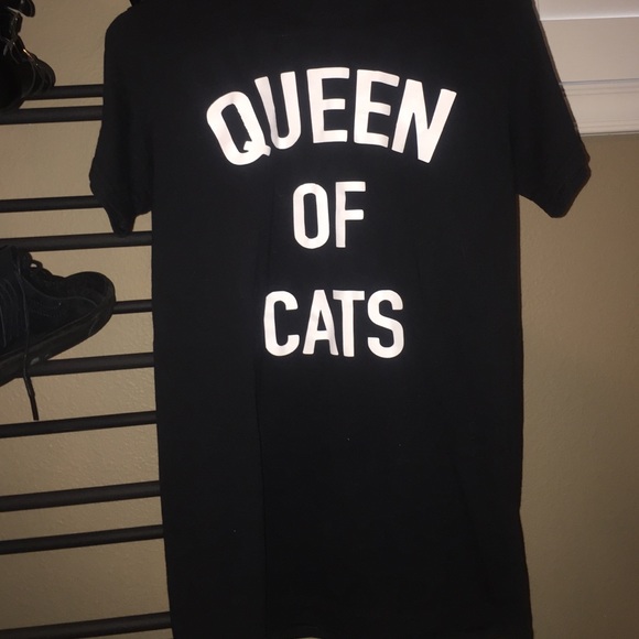 Tops - Queen of Cats T Shirt S