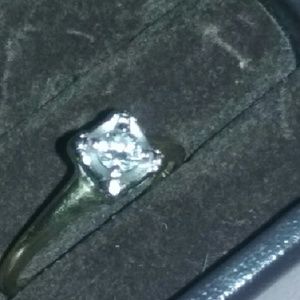 3.5 mm round cut diamond yellow  and white 14kgold