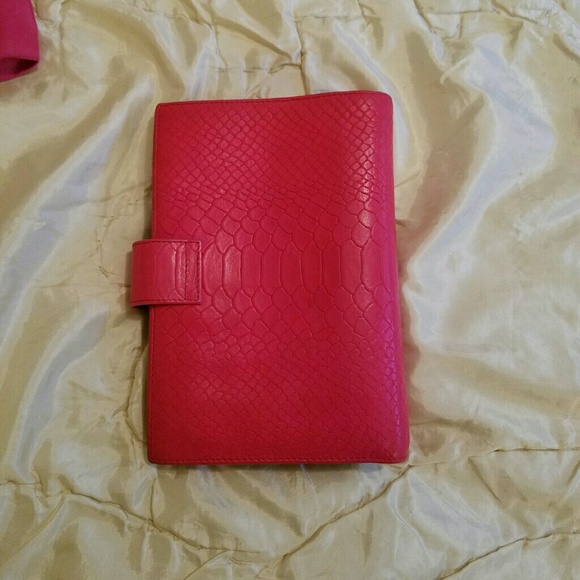 Gillio Limited Edition Planner - Picture 2 of 4