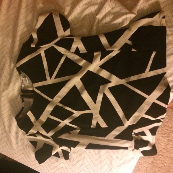 Black and white peplum top - Picture 1 of 4
