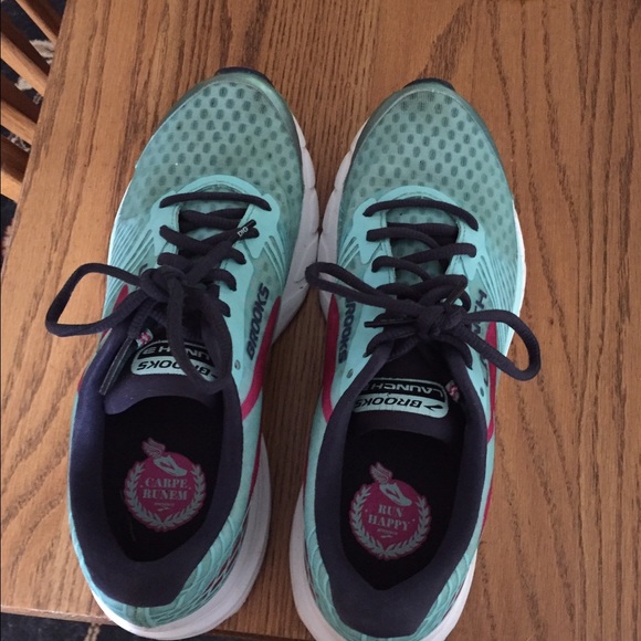 Brooks Launch 3 Running Shoes, size 9.