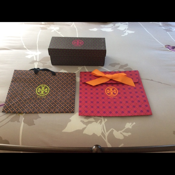 SOLD Tory Burch packaging