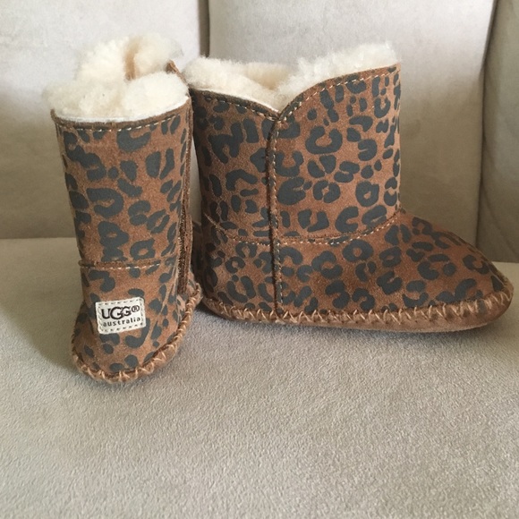 Infant cheetah print ugg boots size 2/3