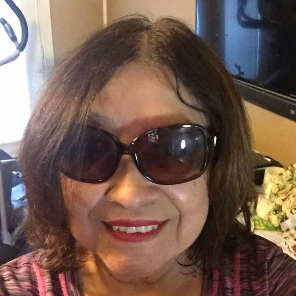 Meet your Posher, Yolanda pineda