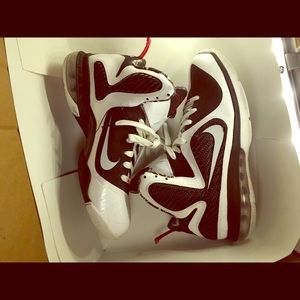 Lebron 9 freegum size 10