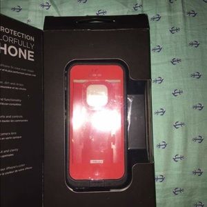 IPhone 5s lifeproof  case.