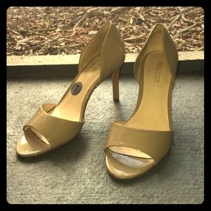 Size 7 Nine West Creme Open Toe Shoes