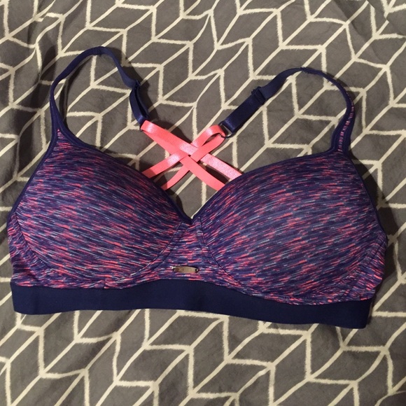 New without tags sports bra