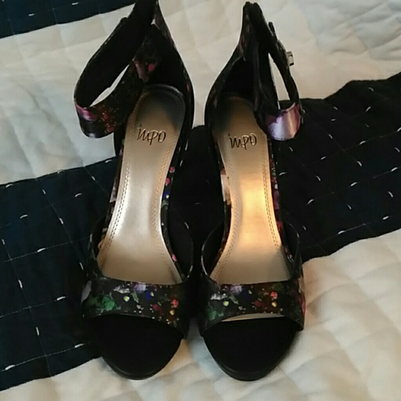 Women's floral heels