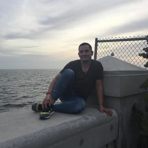 Meet your Posher, Francisco