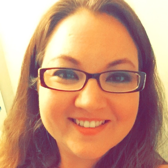 Meet your Posher, Amanda - Picture 1 of 7