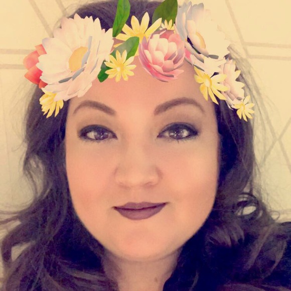 Meet your Posher, Amanda - Picture 4 of 7