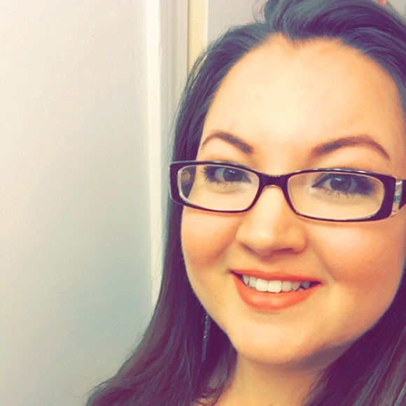 Meet your Posher, Amanda - Picture 7 of 7