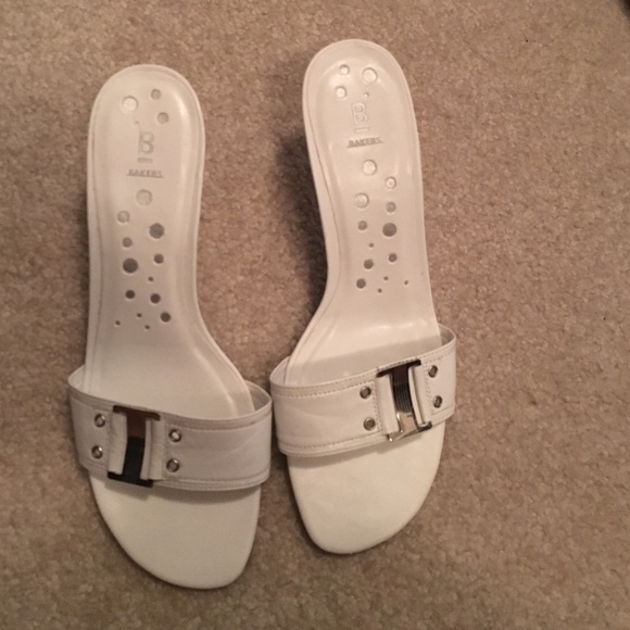 Sandals - Picture 2 of 4