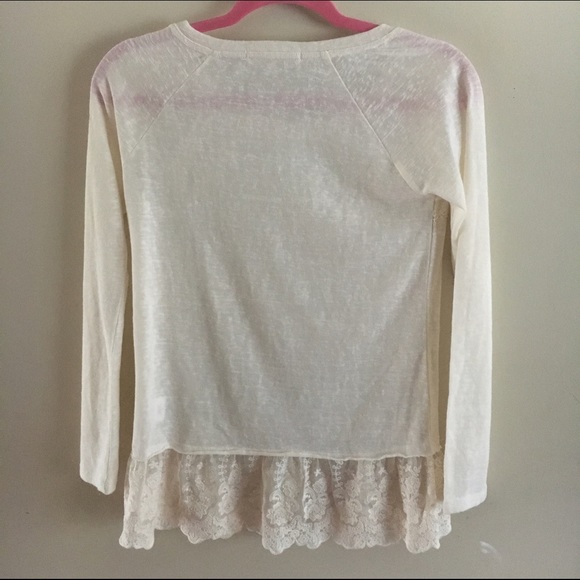 💜Cream Lace Top - Picture 2 of 2