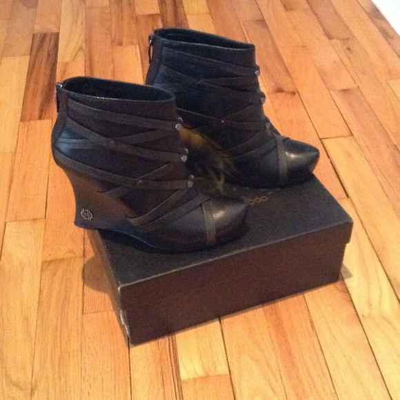 House of Harlow Wedges - Picture 2 of 4