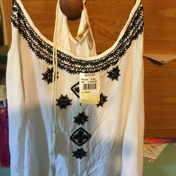 SuperSale summer top - Picture 3 of 3