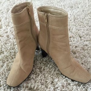 Predictions Beige & Brown Boots