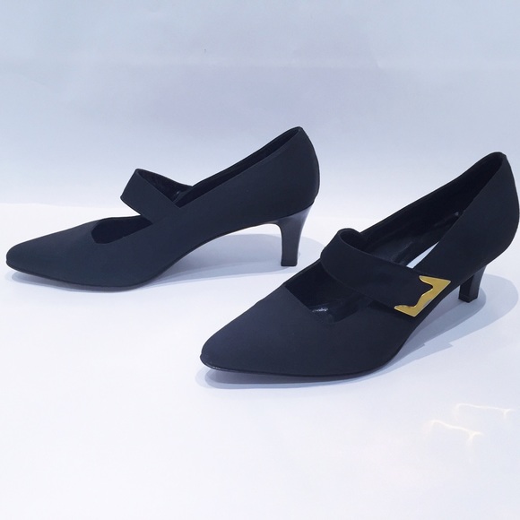 Montebello Shoes - Vintage Italian Montebello heels w/gold accents