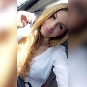 Meet your Posher, Valentina