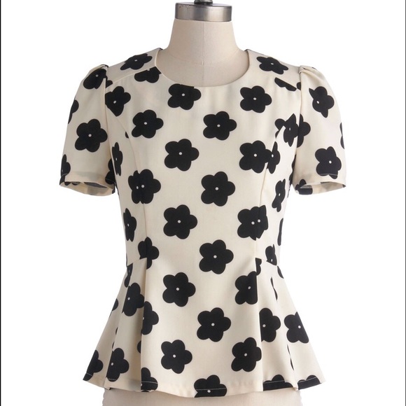 ModCloth Tops - ❗️HP❗️Modcloth floral peplum top