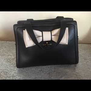 Kate spade black and cream crossbody bag!