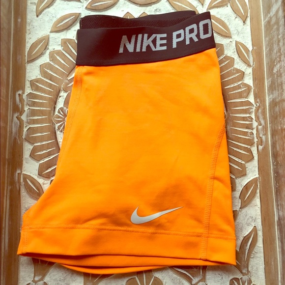 Nike pro