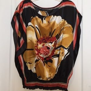 EUC. Beautiful sateen like feel blouse