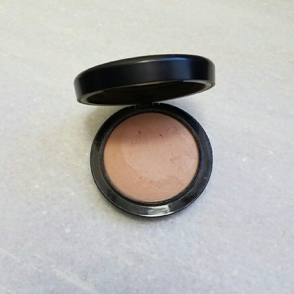 Authentic MAC Mineralize Skinfinish