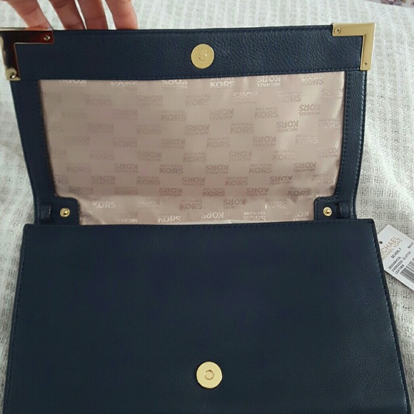 NWT Michael Kors Beverly Oversized Clutch - Picture 2 of 4