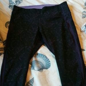 Lululemon crops size 10