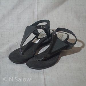 Black comfy sandals!