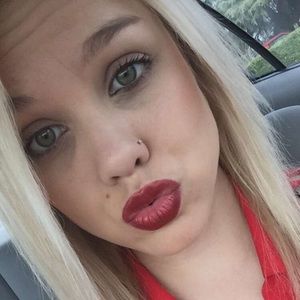 Meet your Posher, Breanne